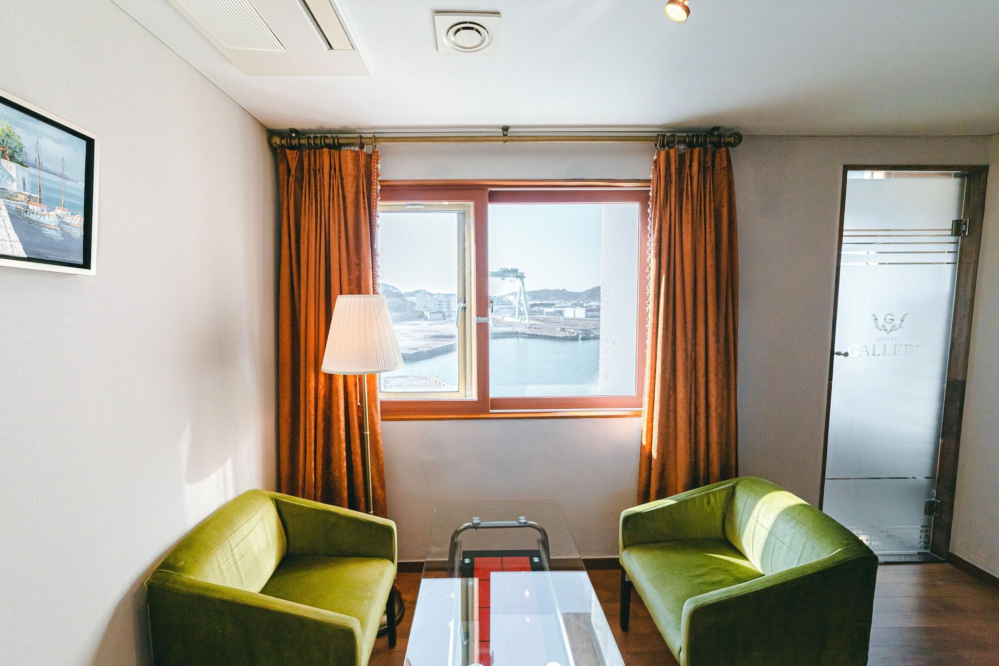 Gallery Tourist Hotel Tongyeong Buitenkant foto