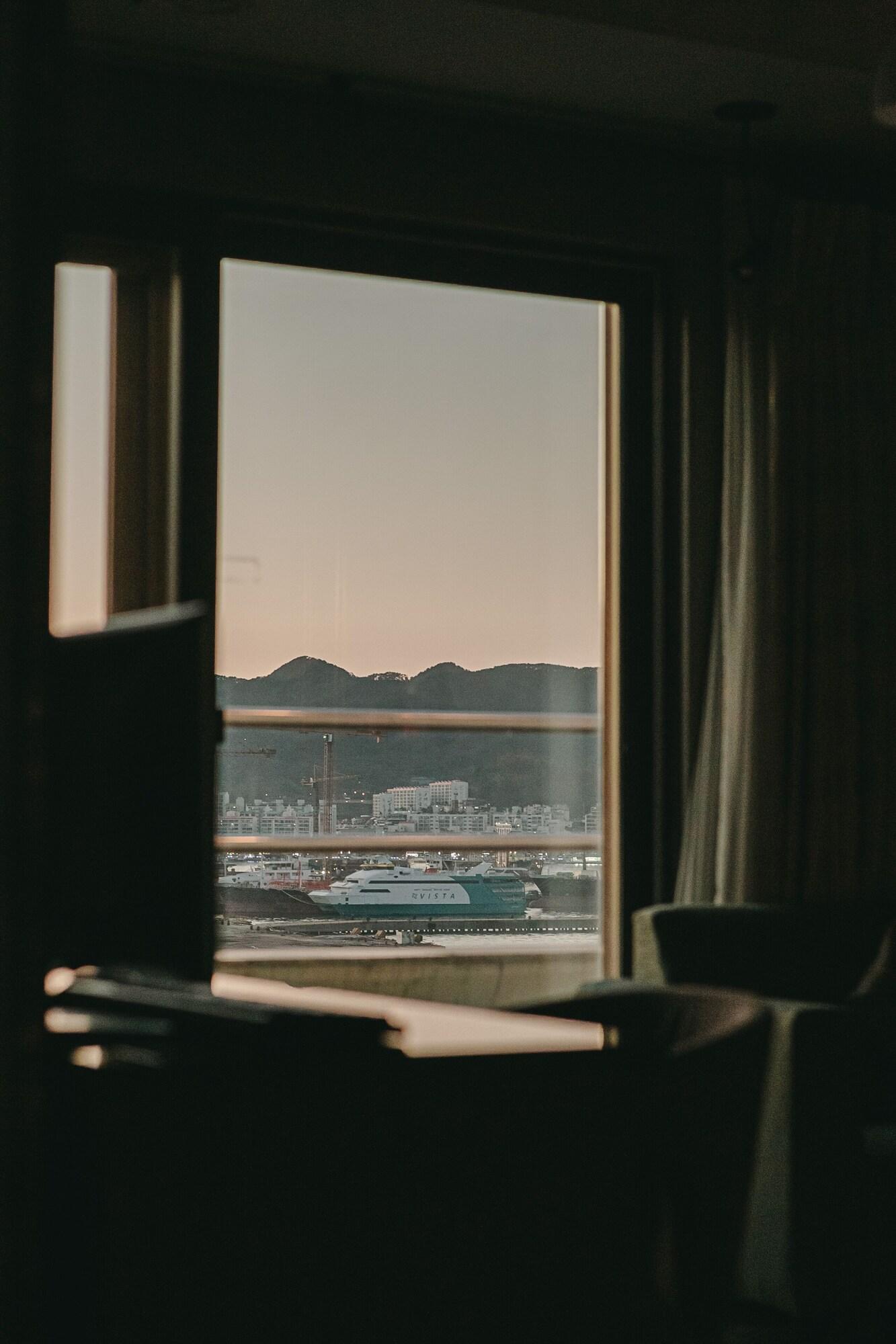 Gallery Tourist Hotel Tongyeong Buitenkant foto