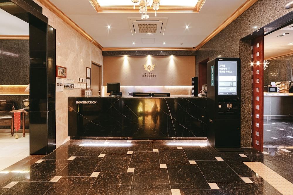 Gallery Tourist Hotel Tongyeong Buitenkant foto