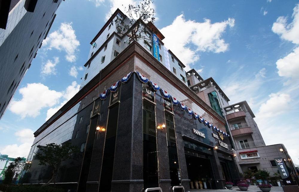 Gallery Tourist Hotel Tongyeong Buitenkant foto