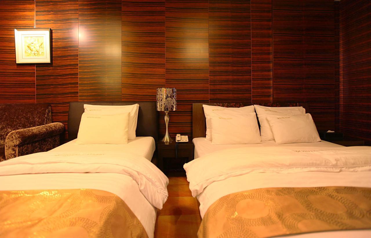 Gallery Tourist Hotel Tongyeong Buitenkant foto