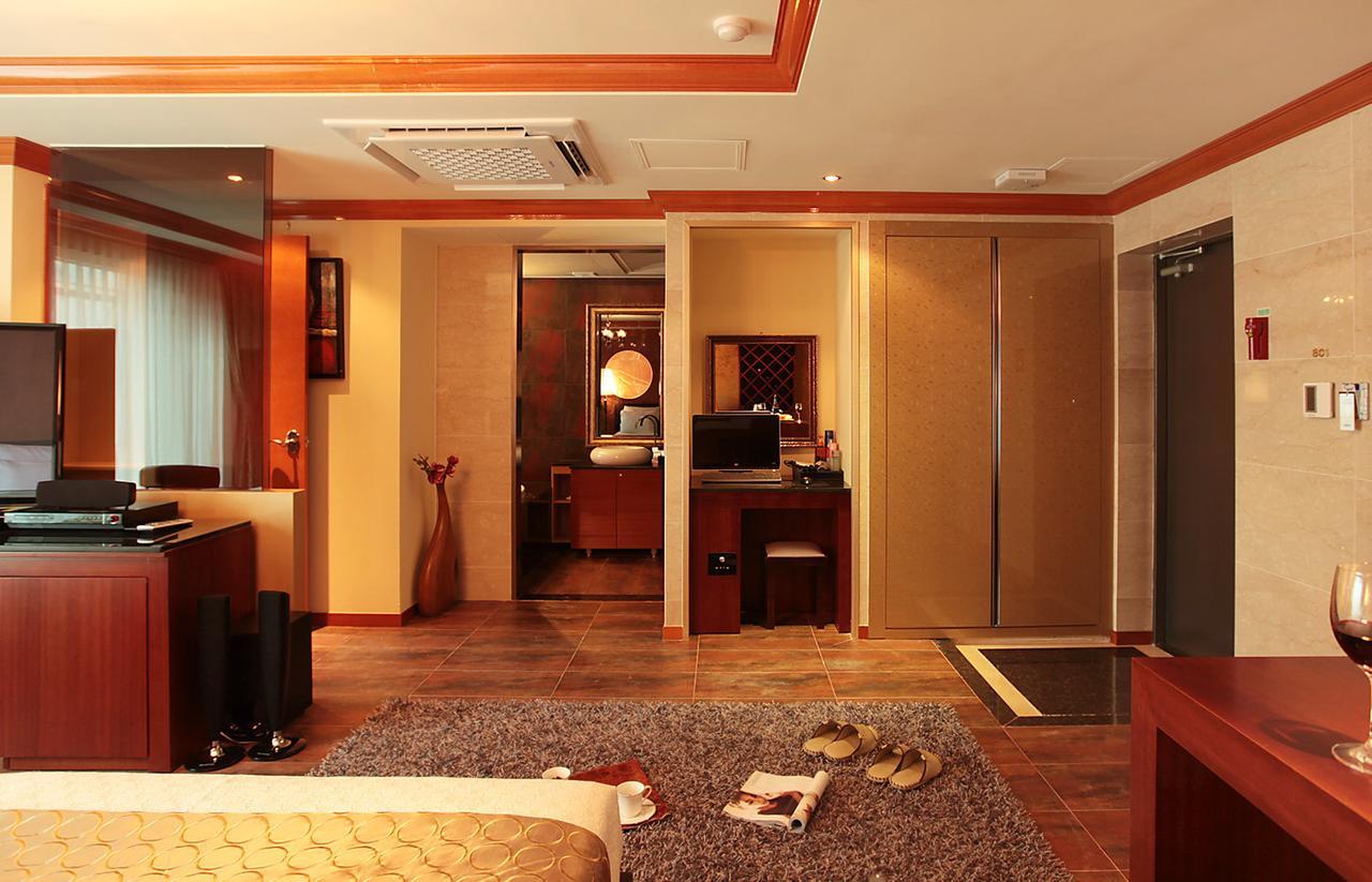 Gallery Tourist Hotel Tongyeong Buitenkant foto