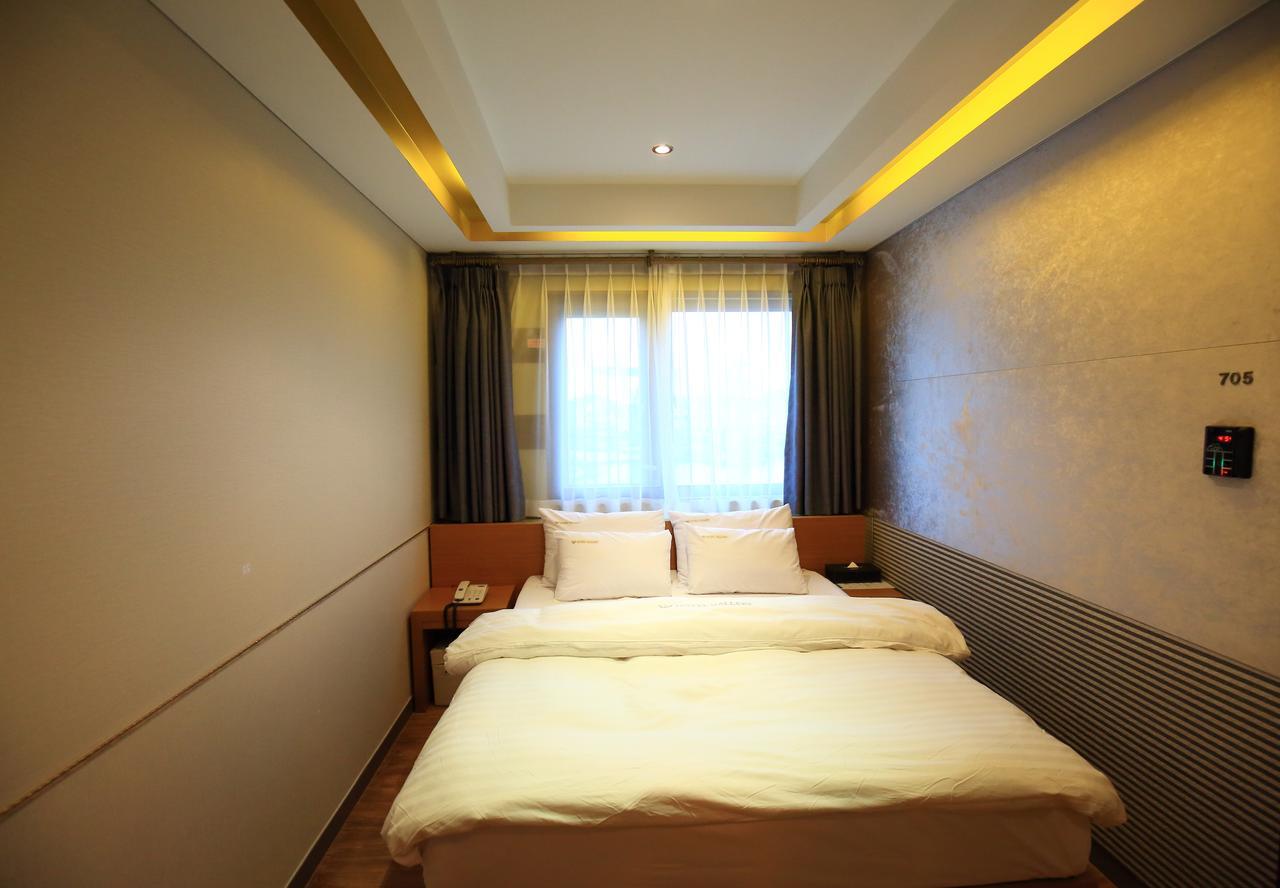 Gallery Tourist Hotel Tongyeong Buitenkant foto