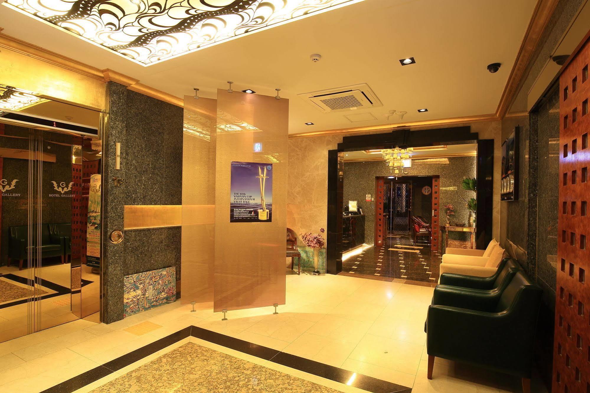 Gallery Tourist Hotel Tongyeong Buitenkant foto