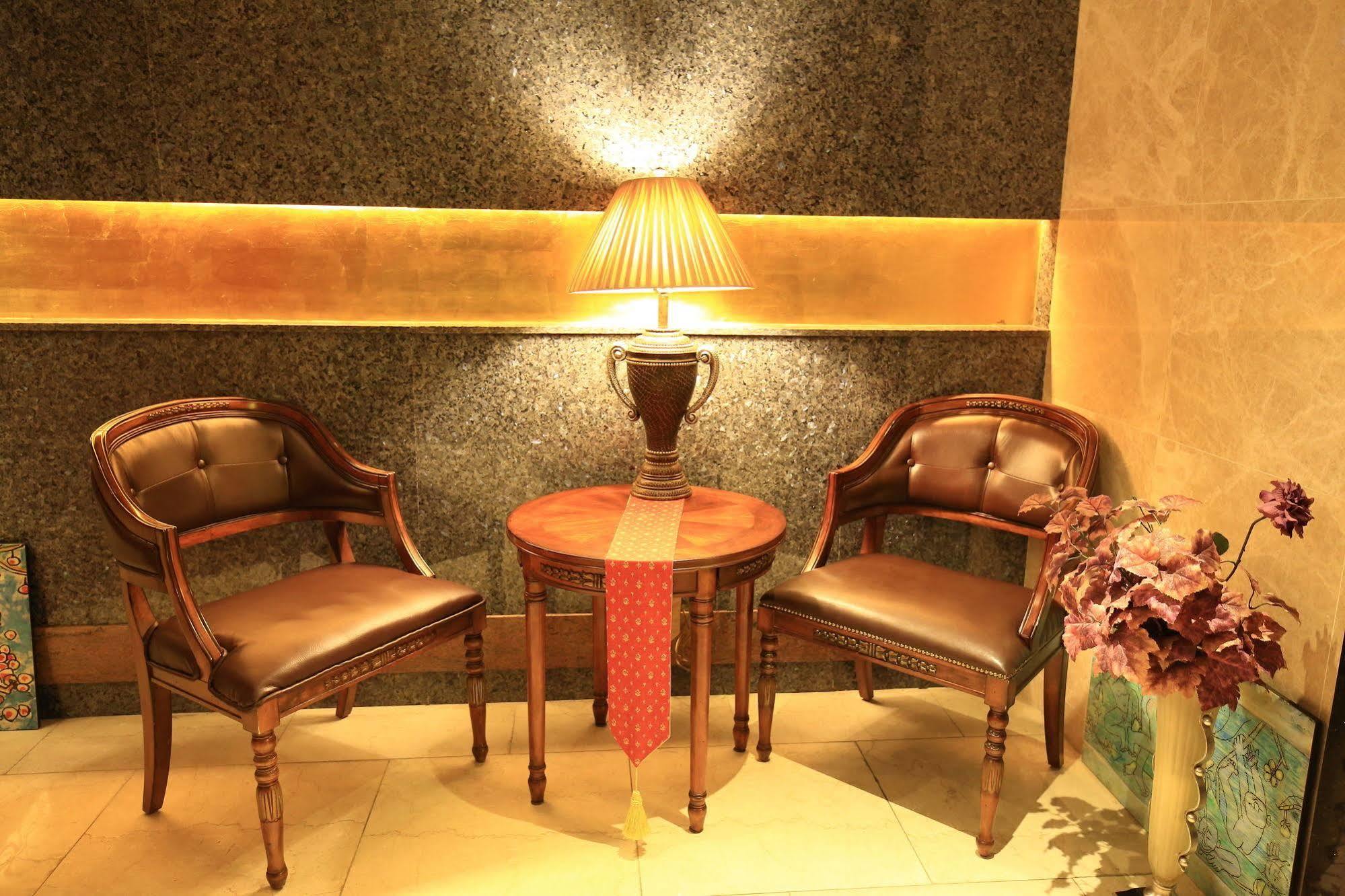 Gallery Tourist Hotel Tongyeong Buitenkant foto